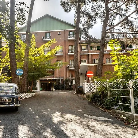 Forest Park Hotel