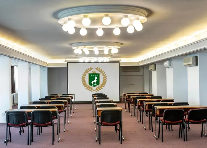 فوريست بارك فندق بلاتريس