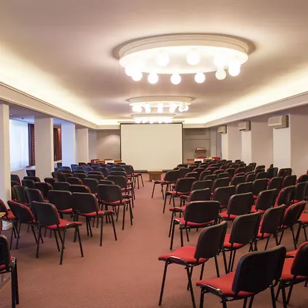 Forest Park فندق