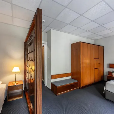 Forest Park فندق