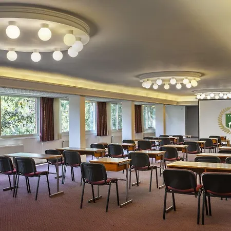 Forest Park بلاتريس