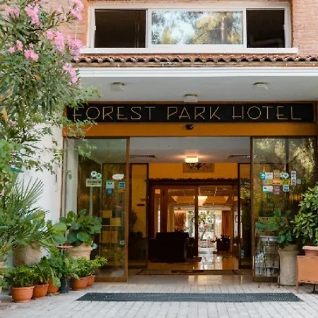 Forest Park 4*