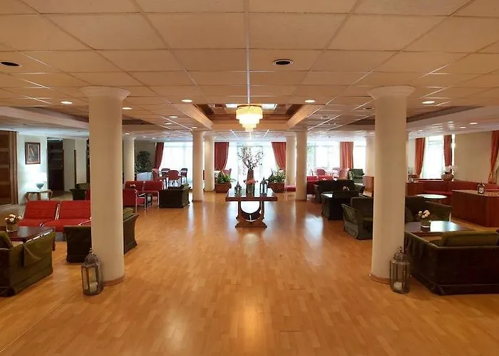 Forest Park Hotell 4*