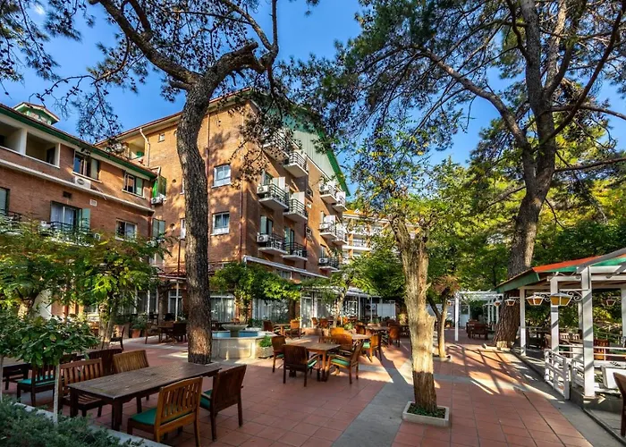 Forest Park Hotell Platres