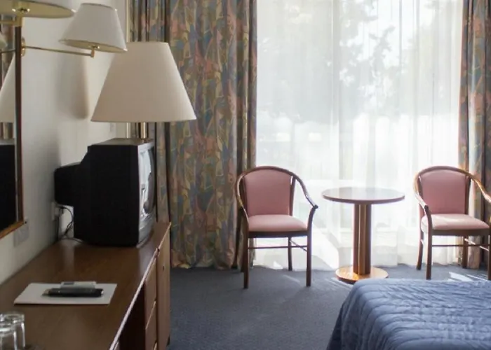 Forest Park 4* Πλάτρες